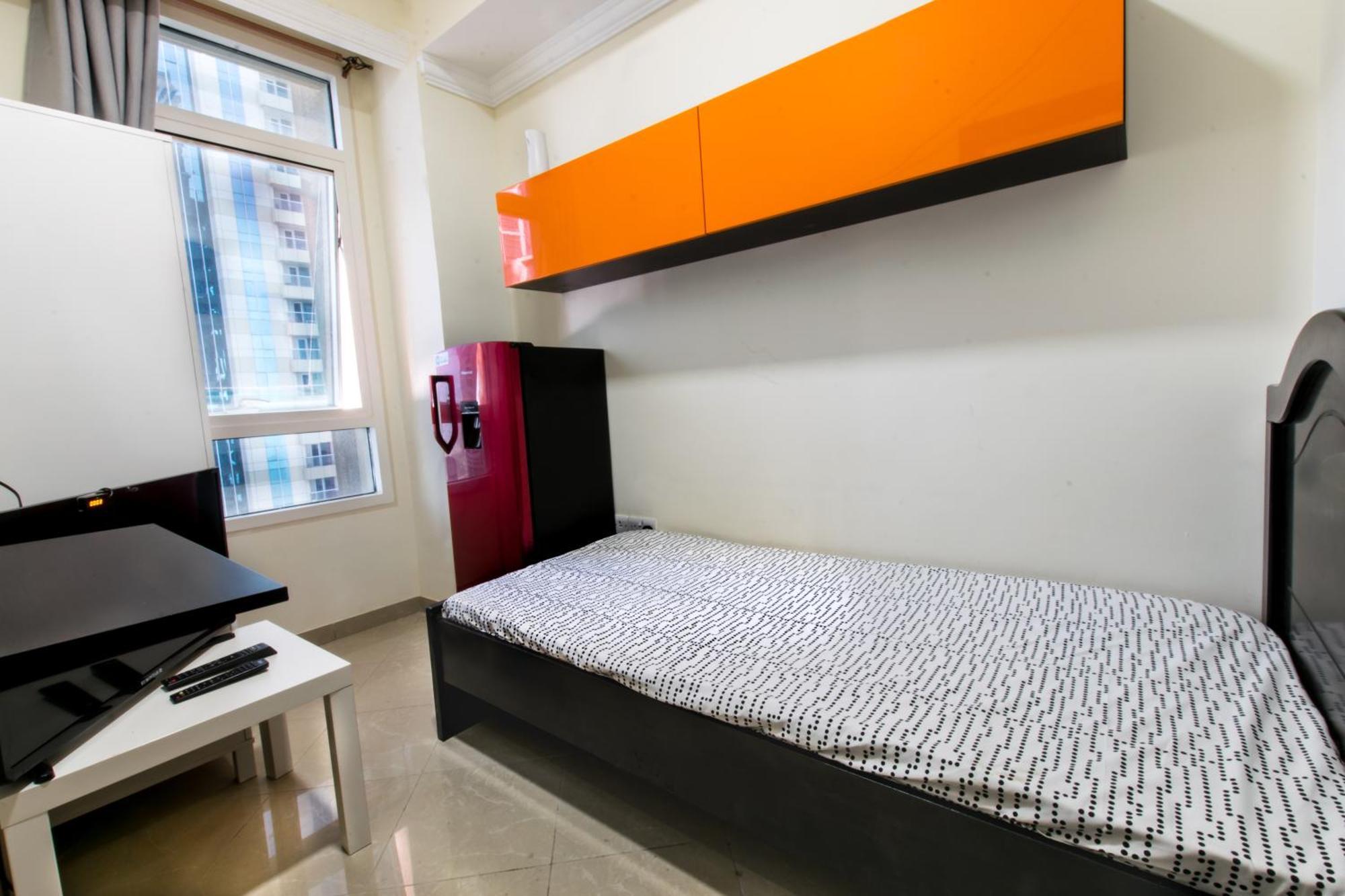 Nice Single Rooms For "Girls" Only In Dubai, Marina 외부 사진