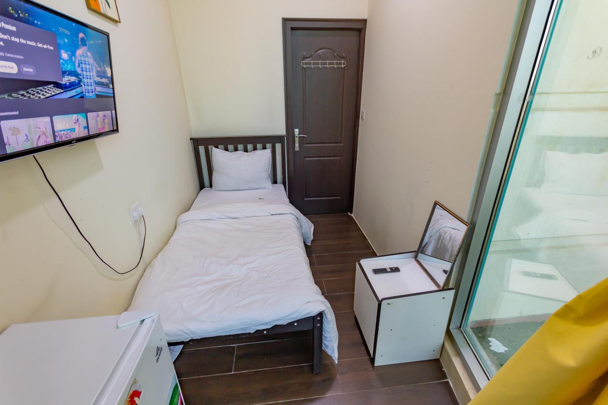 Nice Single Rooms For "Girls" Only In Dubai, Marina 외부 사진