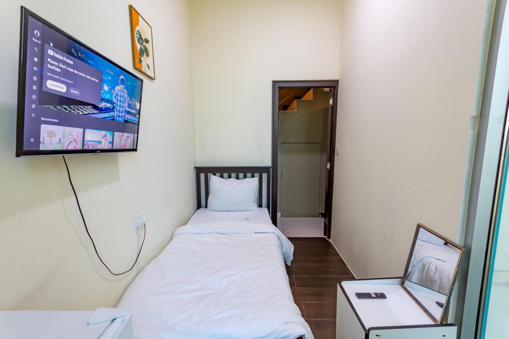 Nice Single Rooms For "Girls" Only In Dubai, Marina 외부 사진