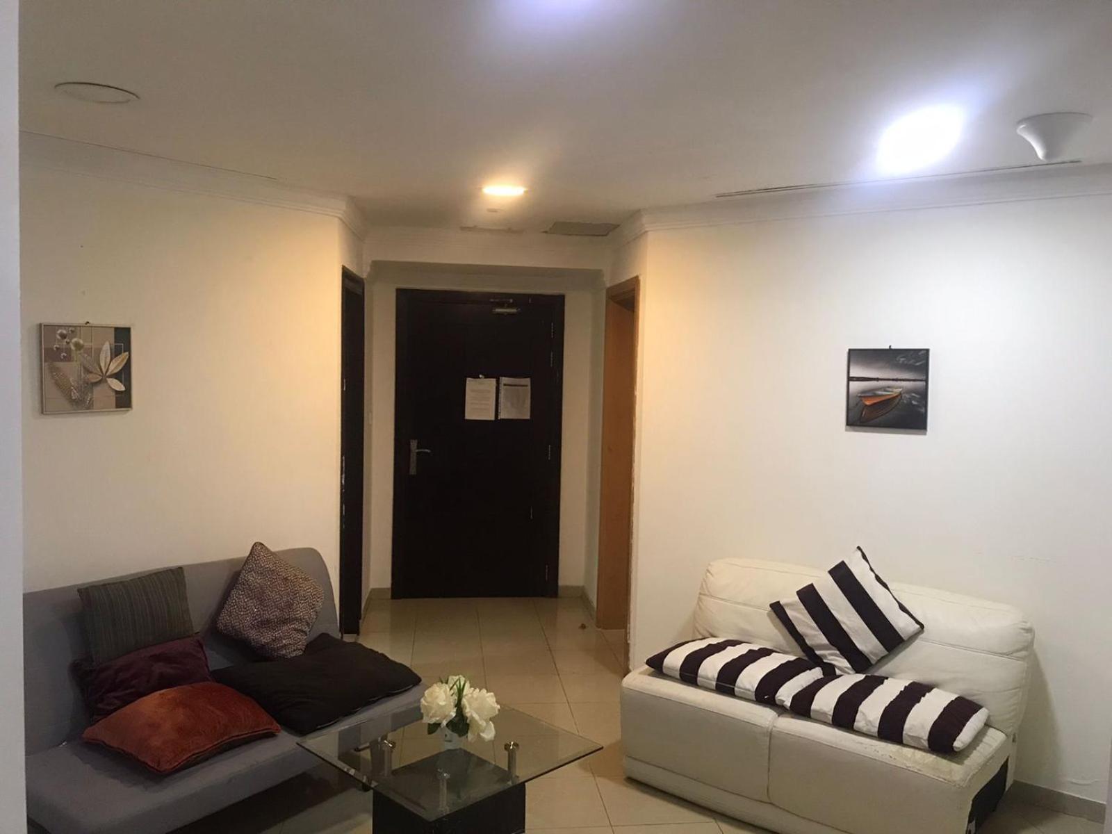 Nice Single Rooms For "Girls" Only In Dubai, Marina 외부 사진
