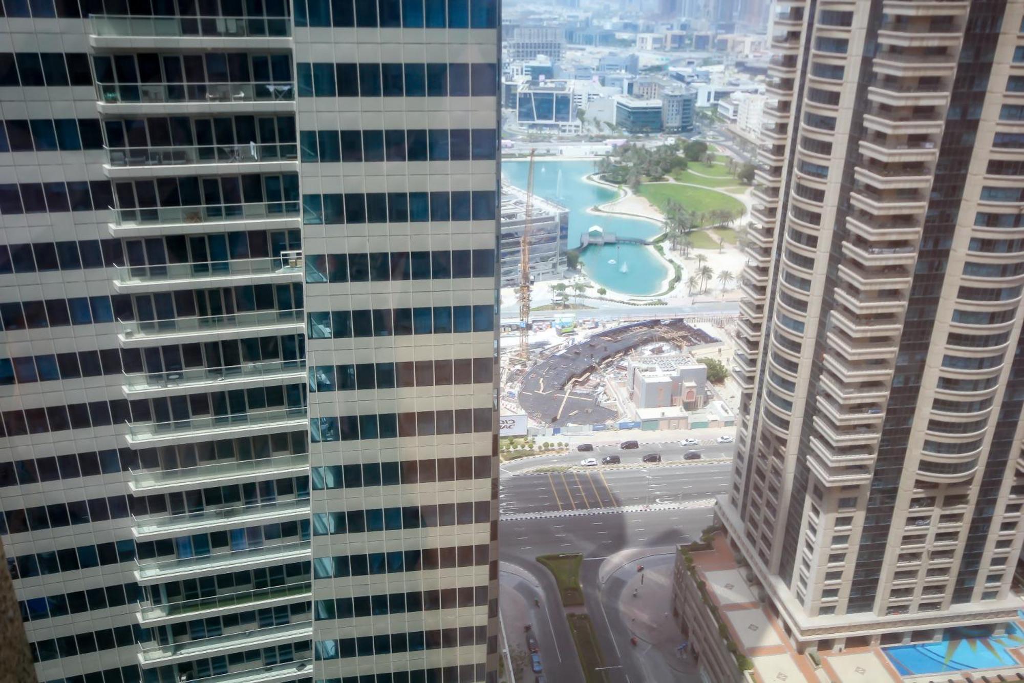Nice Single Rooms For "Girls" Only In Dubai, Marina 외부 사진