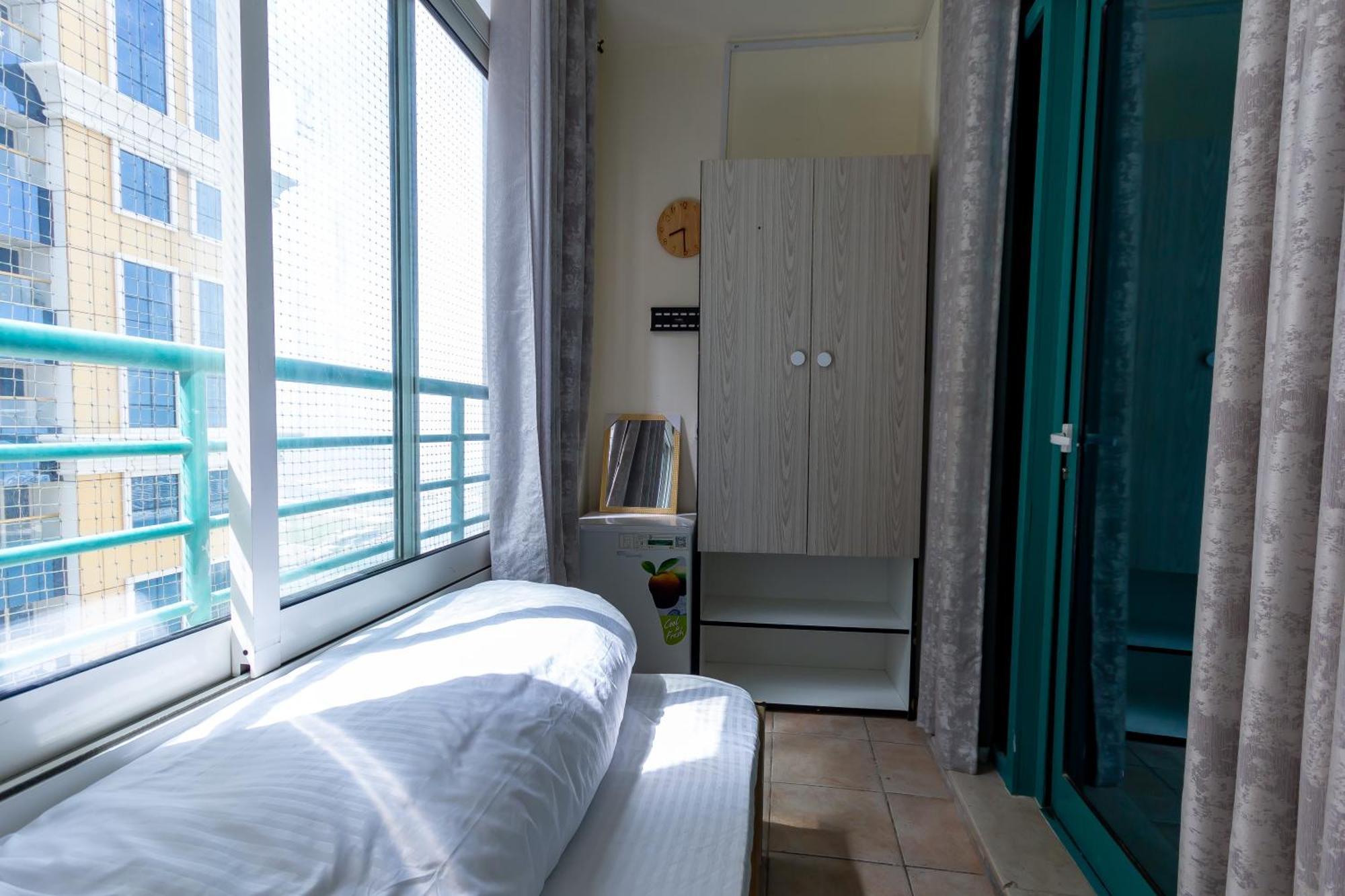 Nice Single Rooms For "Girls" Only In Dubai, Marina 외부 사진