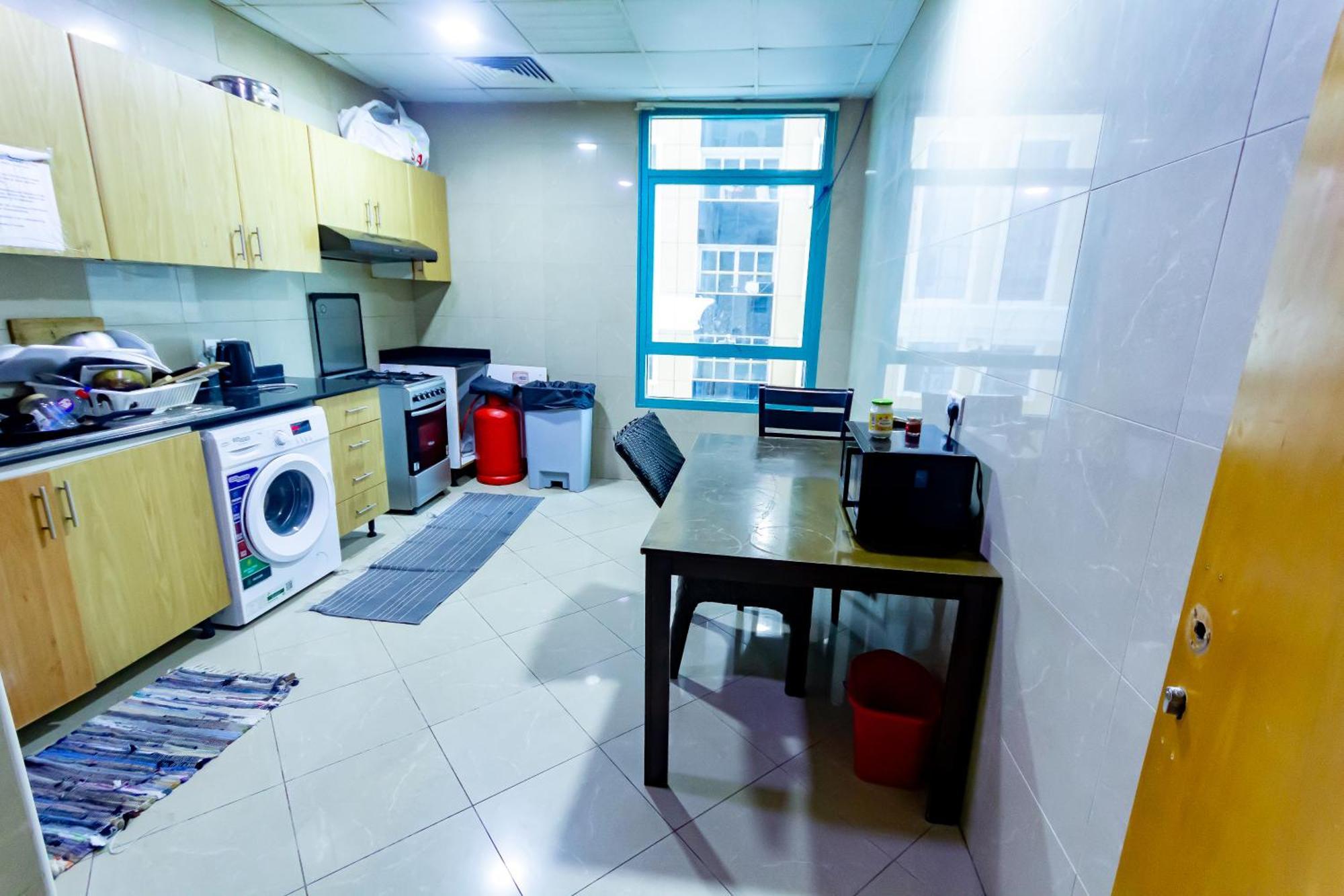 Nice Single Rooms For "Girls" Only In Dubai, Marina 외부 사진
