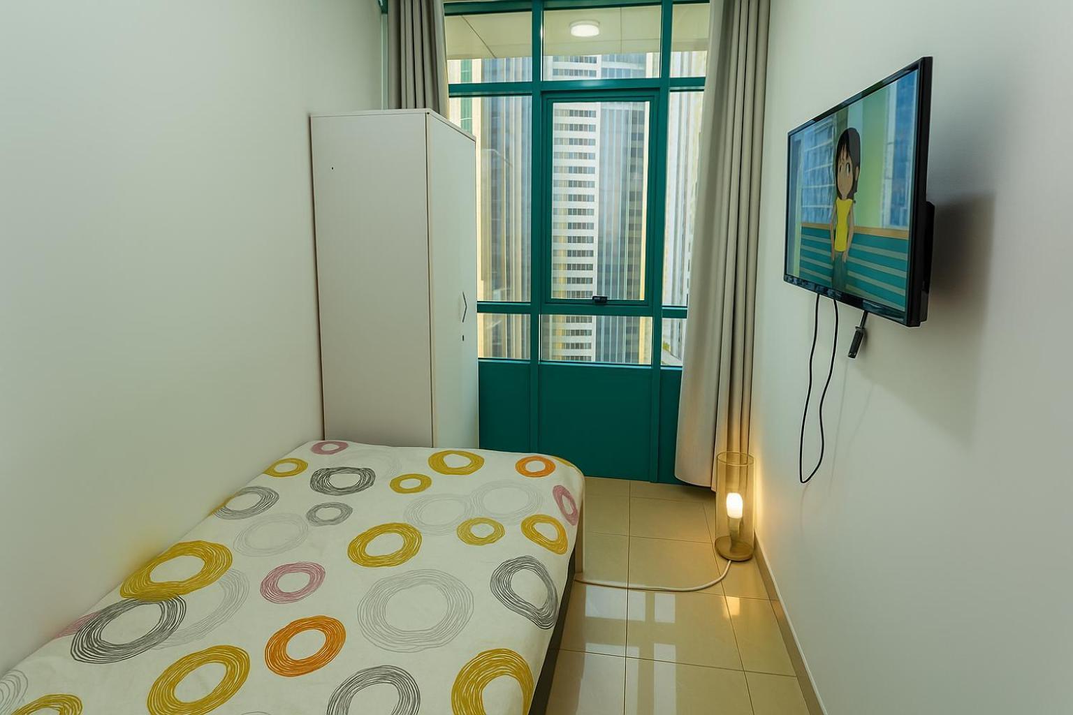Nice Single Rooms For "Girls" Only In Dubai, Marina 외부 사진