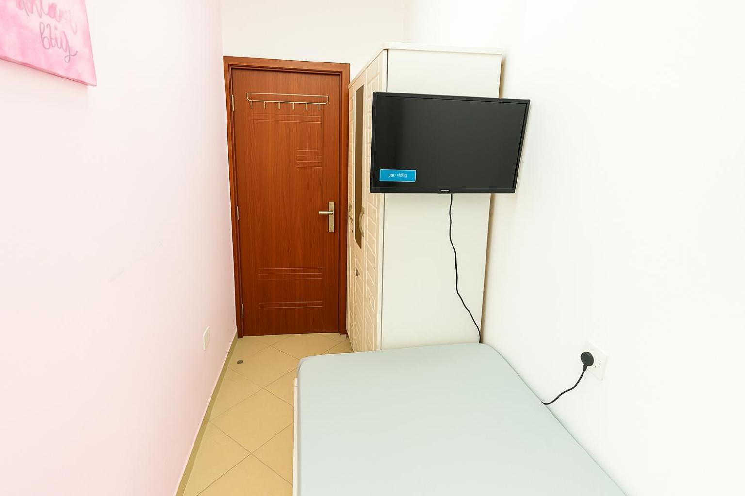 Nice Single Rooms For "Girls" Only In Dubai, Marina 외부 사진