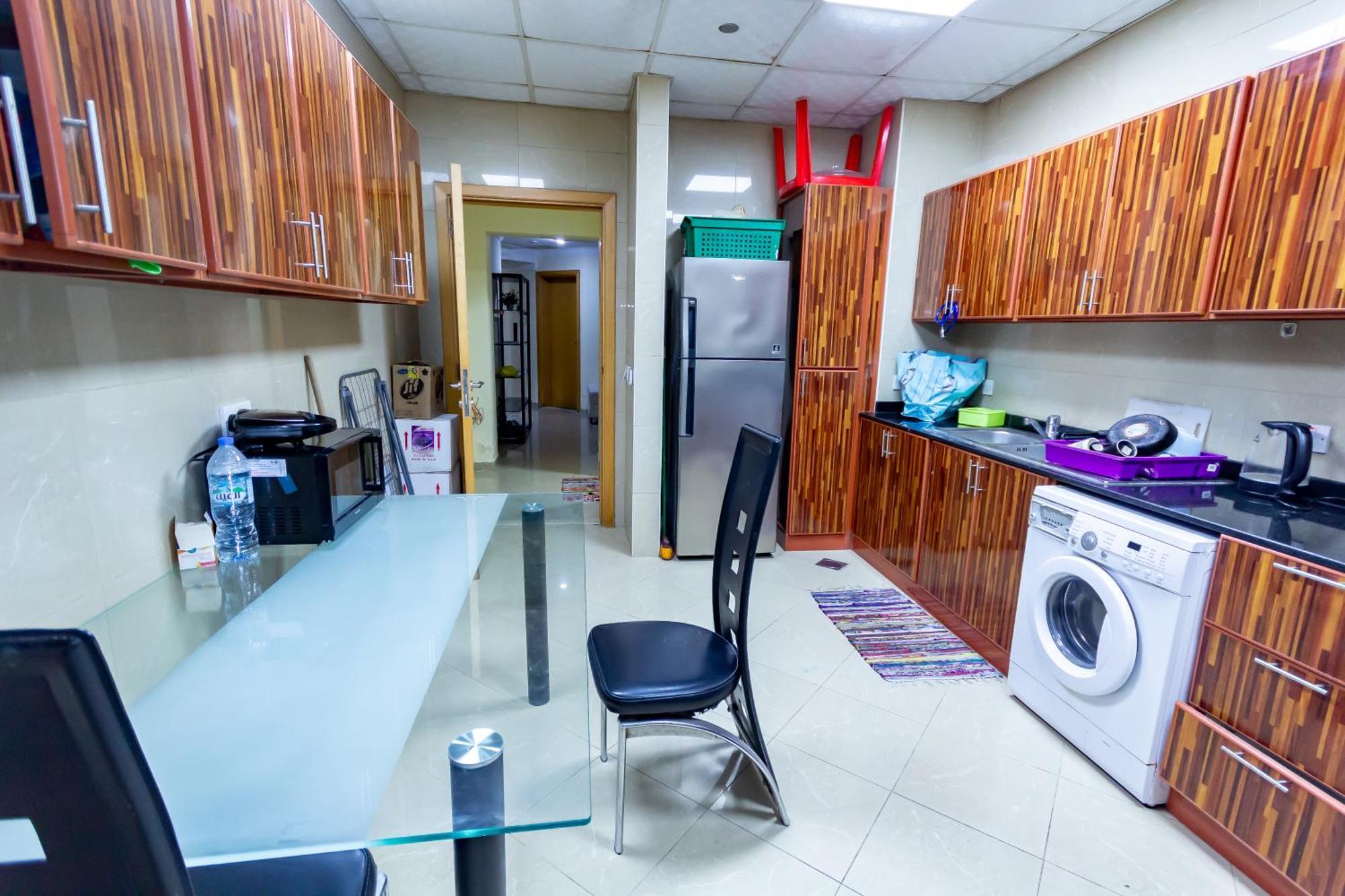 Nice Single Rooms For "Girls" Only In Dubai, Marina 외부 사진
