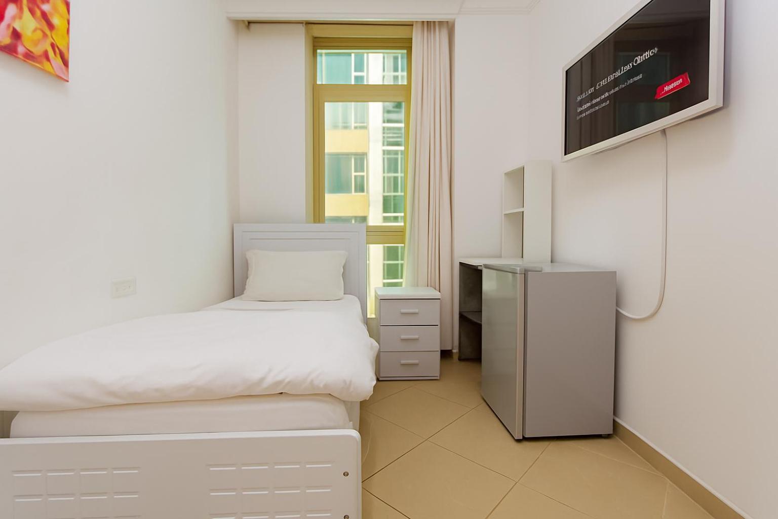 Nice Single Rooms For "Girls" Only In Dubai, Marina 외부 사진