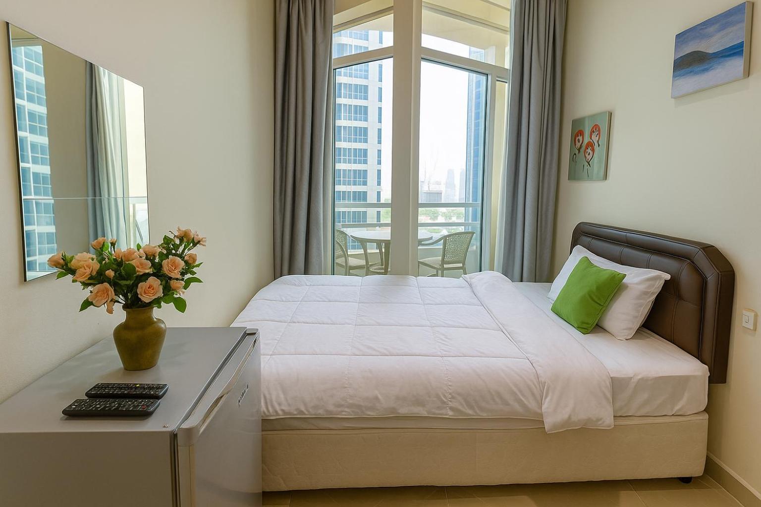 Nice Single Rooms For "Girls" Only In Dubai, Marina 외부 사진