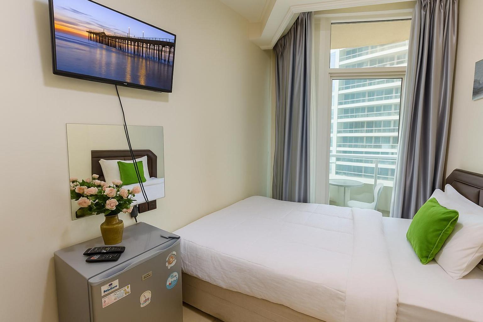 Nice Single Rooms For "Girls" Only In Dubai, Marina 외부 사진