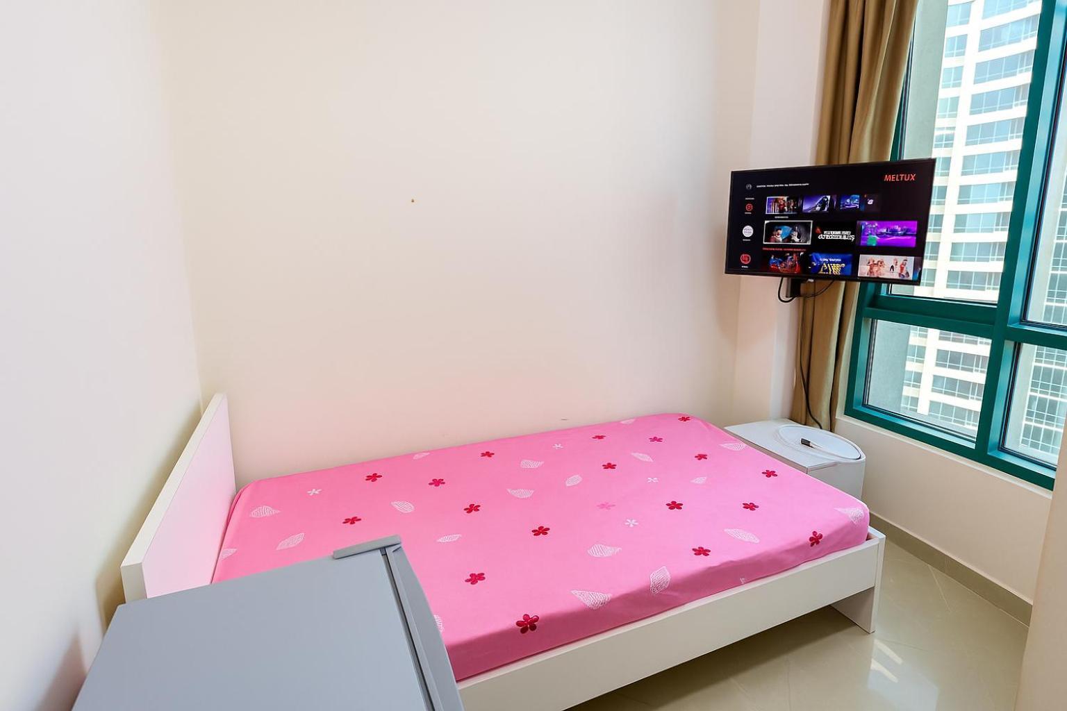 Nice Single Rooms For "Girls" Only In Dubai, Marina 외부 사진