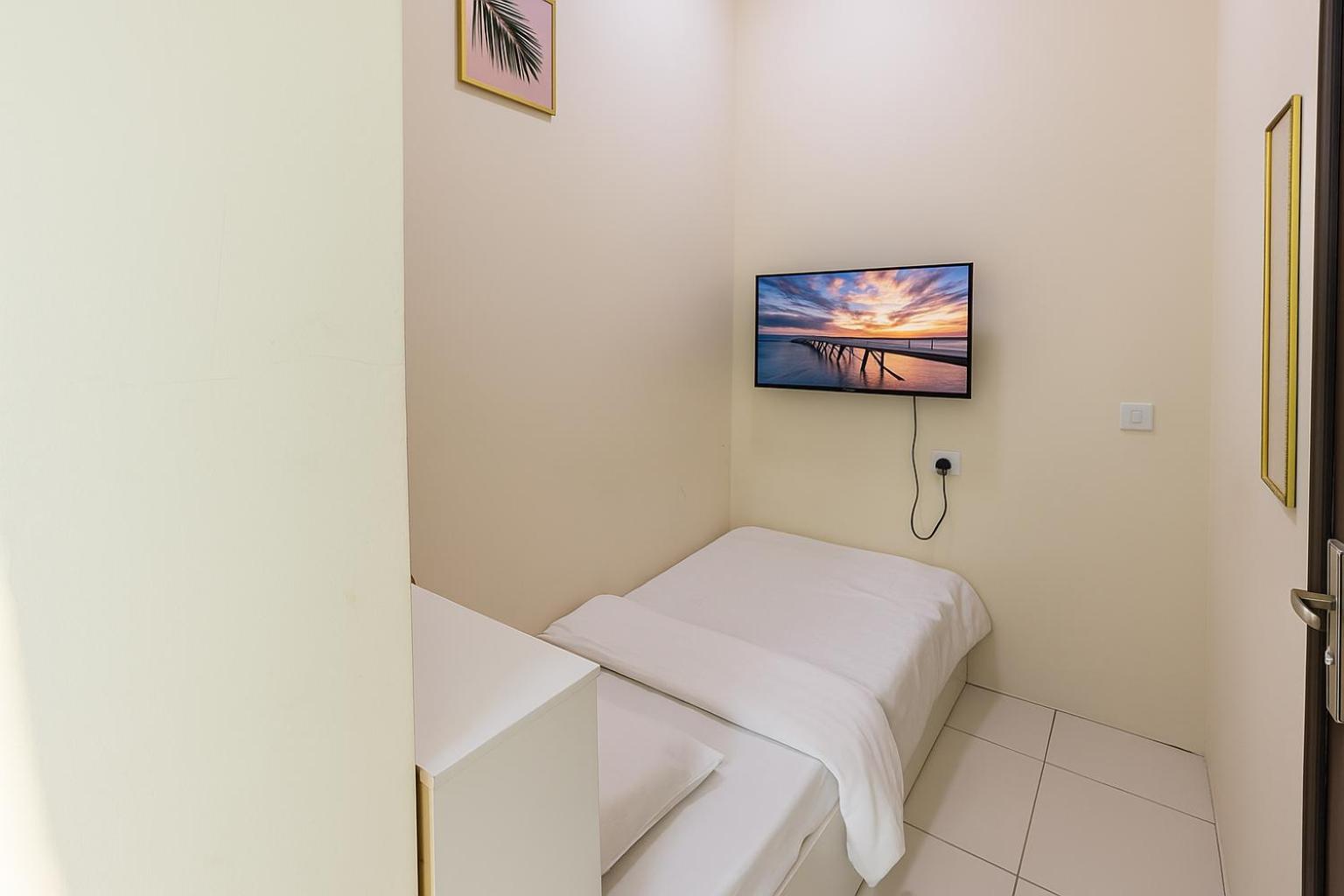 Nice Single Rooms For "Girls" Only In Dubai, Marina 외부 사진