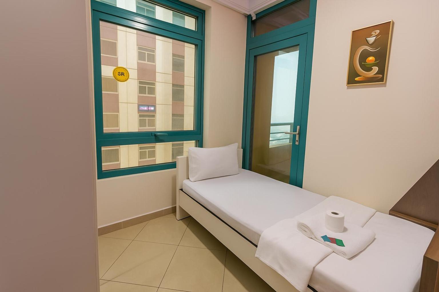 Nice Single Rooms For "Girls" Only In Dubai, Marina 외부 사진